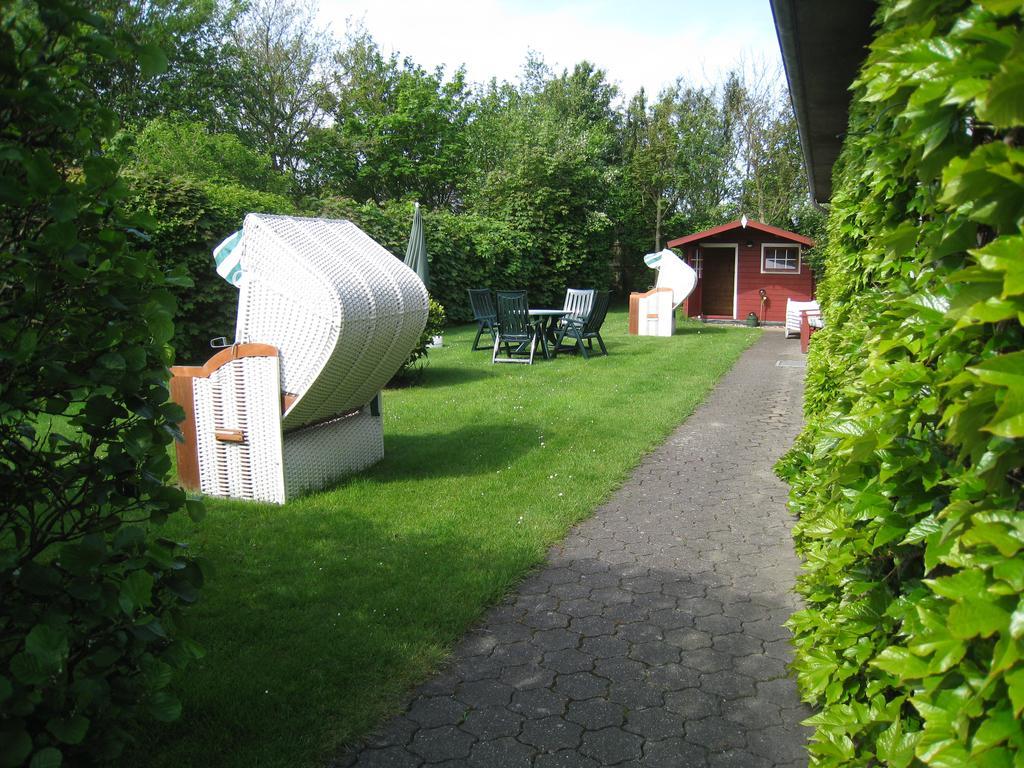 Haus Am Deich Appartement Utersum Buitenkant foto