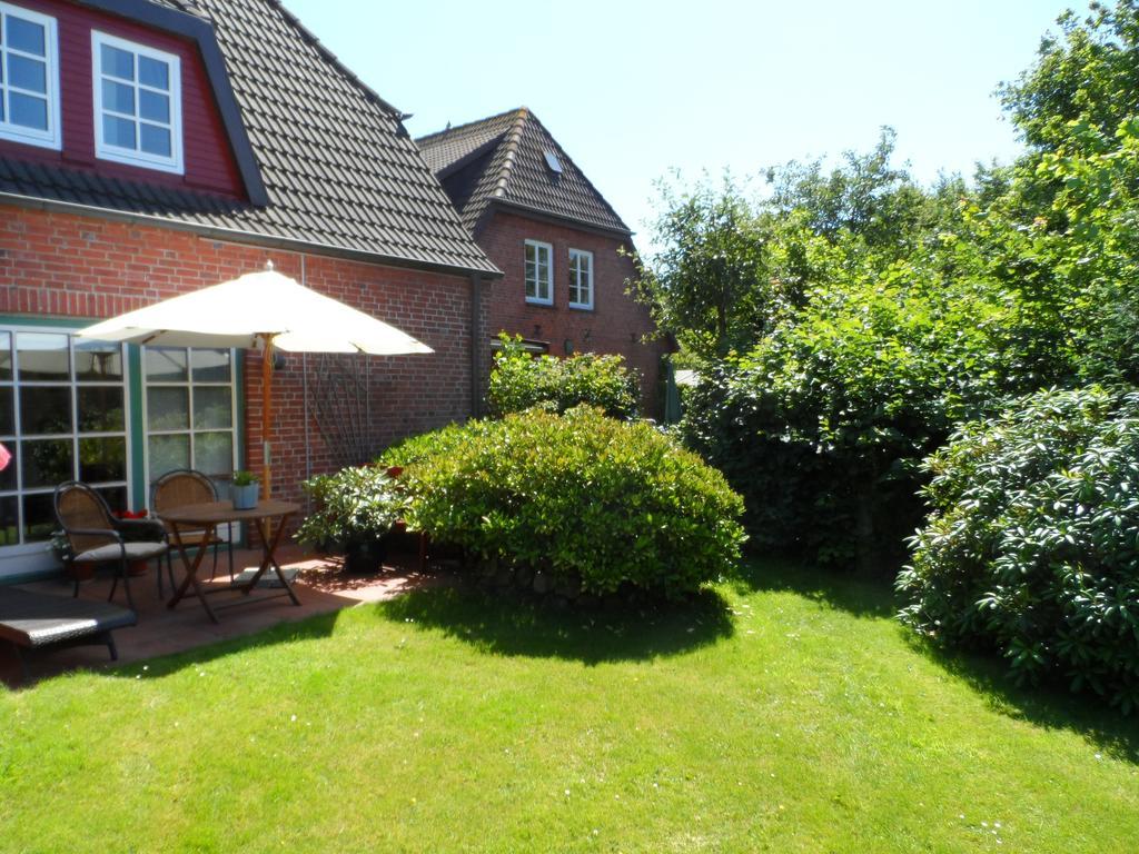 Haus Am Deich Appartement Utersum Buitenkant foto